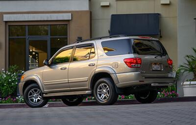 2005 Toyota Sequoia SR5   - Photo 11 - Van Nuys, CA 91402