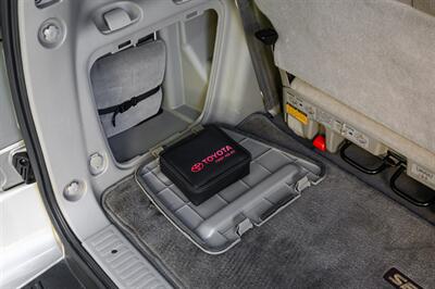 2005 Toyota Sequoia SR5   - Photo 54 - Van Nuys, CA 91402