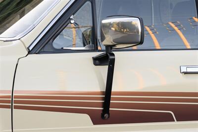 1986 Toyota Pickup SR5 - Photo 18 - Van Nuys, CA 91402