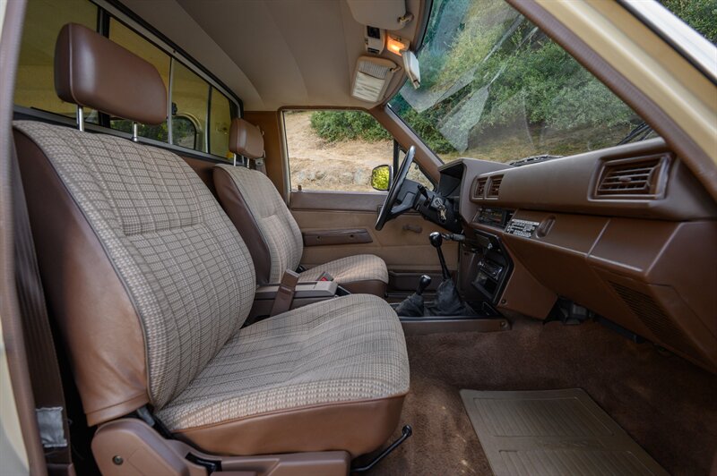 1986 Toyota Pickup SR5 - Photo 43 - Van Nuys, CA 91402