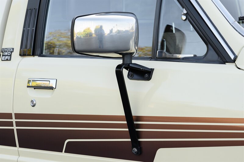 1986 Toyota Pickup SR5 - Photo 25 - Van Nuys, CA 91402