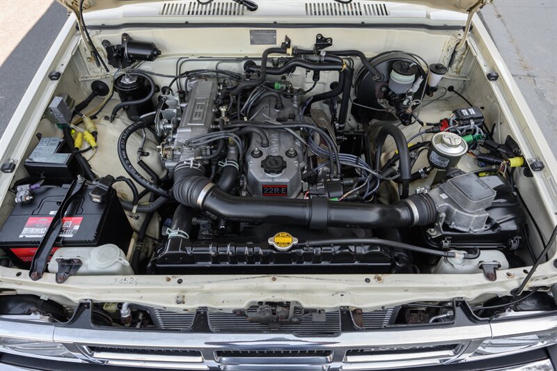 1986 Toyota Pickup SR5 - Photo 47 - Van Nuys, CA 91402