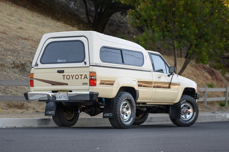 1986 Toyota Pickup SR5 - Photo 32 - Van Nuys, CA 91402