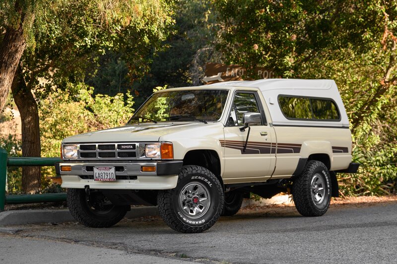 1986 Toyota Pickup SR5 - Photo 3 - Van Nuys, CA 91402