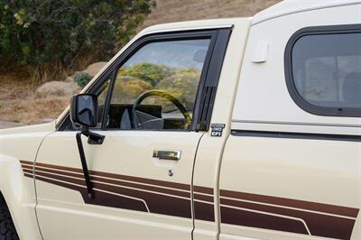 1986 Toyota Pickup SR5 - Photo 19 - Van Nuys, CA 91402