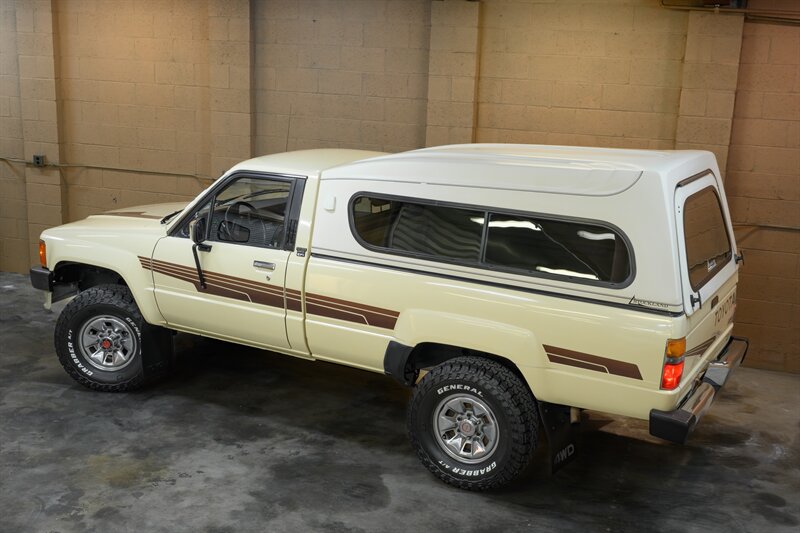1986 Toyota Pickup SR5 - Photo 51 - Van Nuys, CA 91402