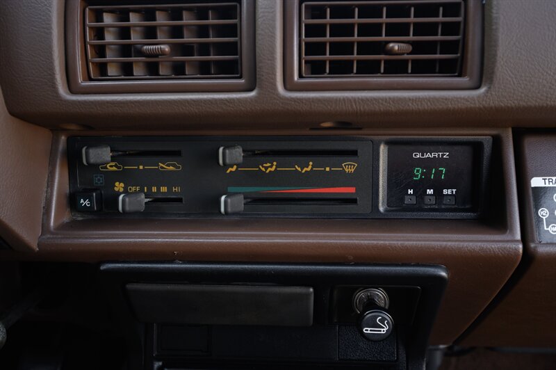 1986 Toyota Pickup SR5 - Photo 46 - Van Nuys, CA 91402