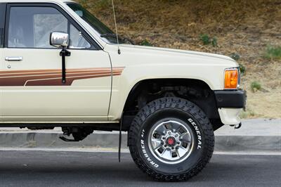 1986 Toyota Pickup SR5 - Photo 23 - Van Nuys, CA 91402