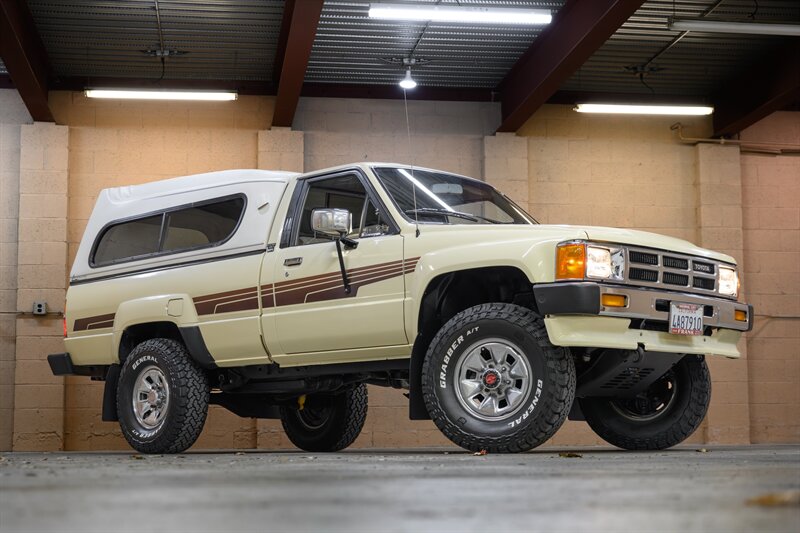 1986 Toyota Pickup SR5 - Photo 56 - Van Nuys, CA 91402