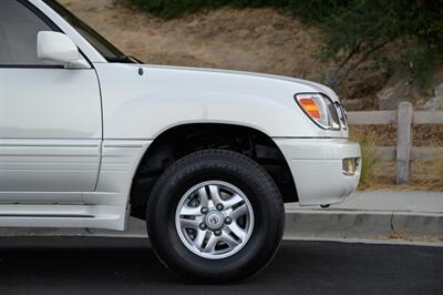 2000 Lexus LX 470   - Photo 21 - Van Nuys, CA 91402