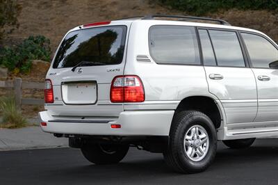 2000 Lexus LX 470   - Photo 26 - Van Nuys, CA 91402