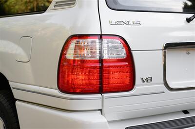 2000 Lexus LX 470   - Photo 62 - Van Nuys, CA 91402