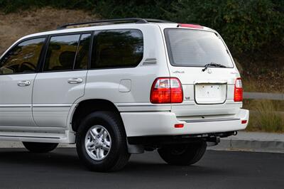 2000 Lexus LX 470   - Photo 17 - Van Nuys, CA 91402