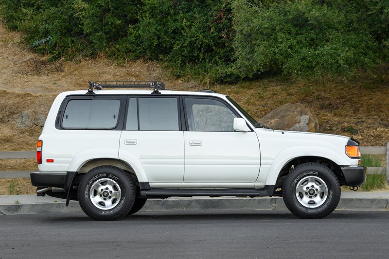 1993 Toyota Land Cruiser - Photo 30 - Van Nuys, CA 91402