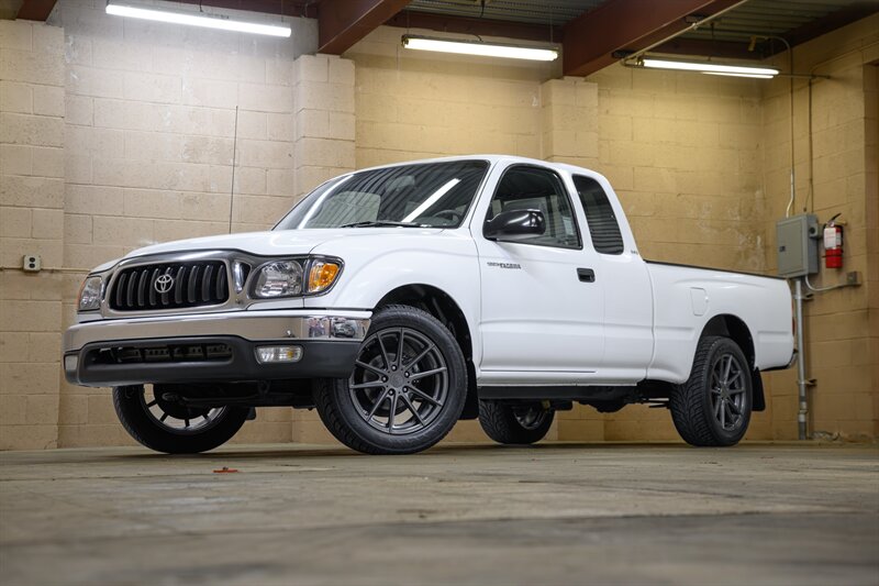 2004 Toyota Tacoma   - Photo 1 - Van Nuys, CA 91402