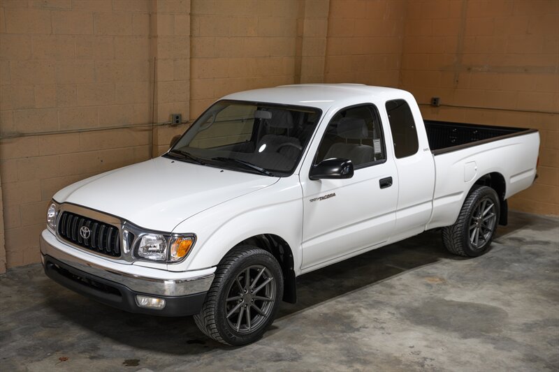 2004 Toyota Tacoma - Photo 6 - Van Nuys, CA 91402