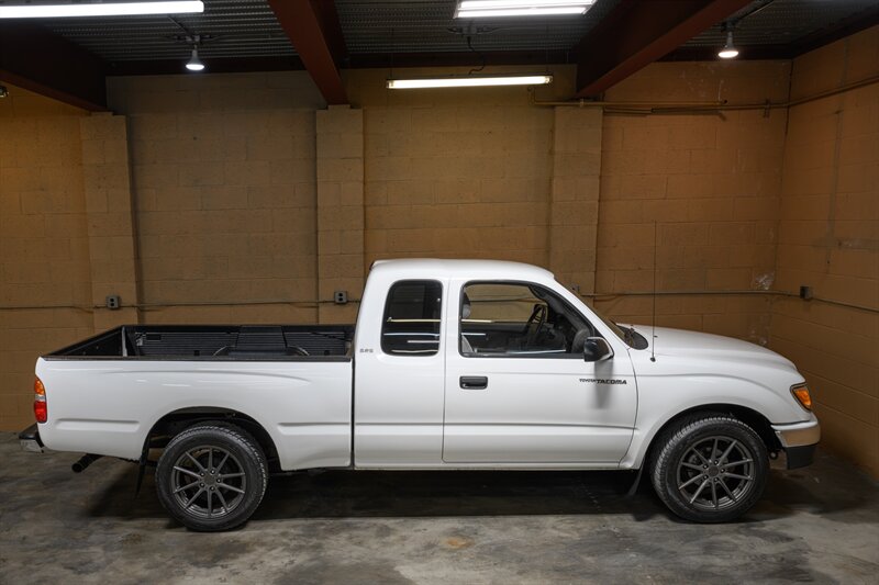 2004 Toyota Tacoma - Photo 38 - Van Nuys, CA 91402