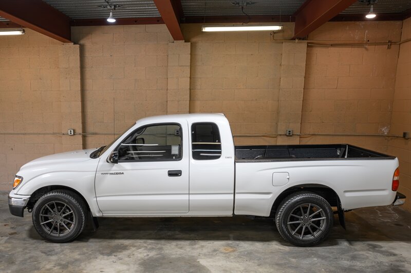 2004 Toyota Tacoma - Photo 27 - Van Nuys, CA 91402
