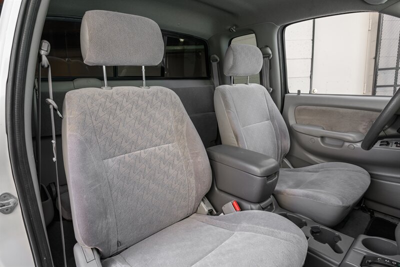 2004 Toyota Tacoma - Photo 44 - Van Nuys, CA 91402