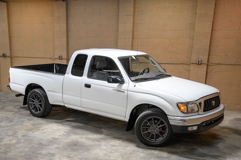 2004 Toyota Tacoma - Photo 7 - Van Nuys, CA 91402