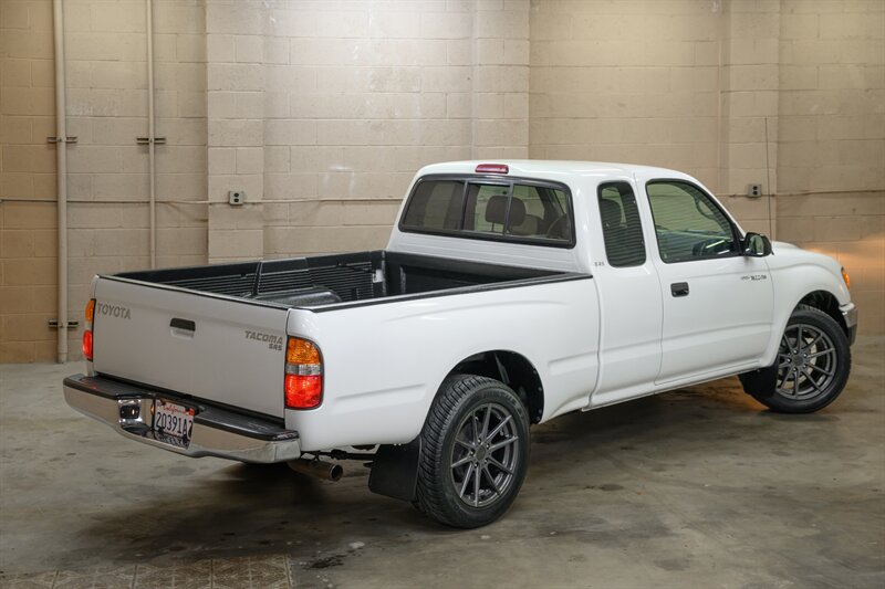 2004 Toyota Tacoma - Photo 15 - Van Nuys, CA 91402