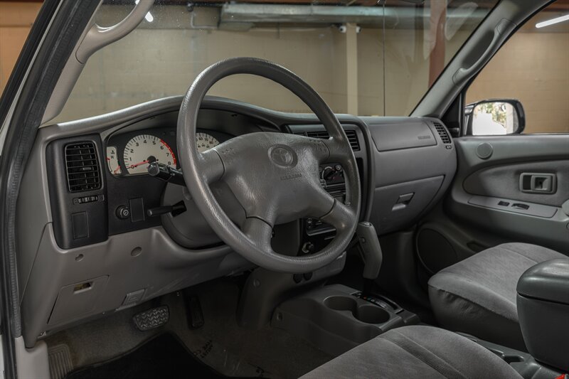 2004 Toyota Tacoma - Photo 46 - Van Nuys, CA 91402
