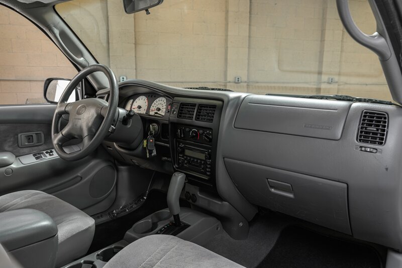 2004 Toyota Tacoma - Photo 48 - Van Nuys, CA 91402