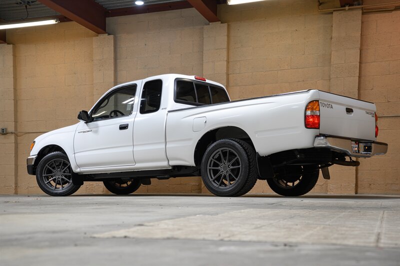 2004 Toyota Tacoma - Photo 22 - Van Nuys, CA 91402