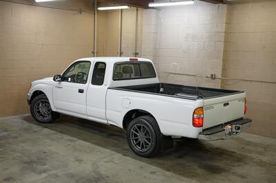2004 Toyota Tacoma - Photo 10 - Van Nuys, CA 91402