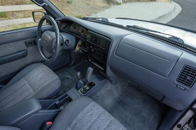 1999 Toyota Tacoma SR5 V6   - Photo 23 - Van Nuys, CA 91402