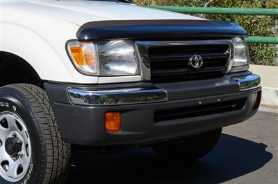 1999 Toyota Tacoma SR5 V6   - Photo 74 - Van Nuys, CA 91402