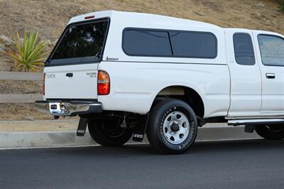 1999 Toyota Tacoma SR5 V6   - Photo 8 - Van Nuys, CA 91402