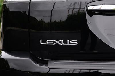2005 Lexus RX 330   - Photo 19 - Van Nuys, CA 91402