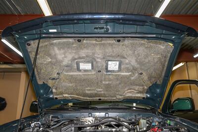 2000 Toyota 4Runner SR5  *** SALE PENDING*** - Photo 46 - Van Nuys, CA 91402