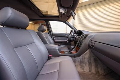 1994 Lexus LS 400   - Photo 29 - Van Nuys, CA 91402