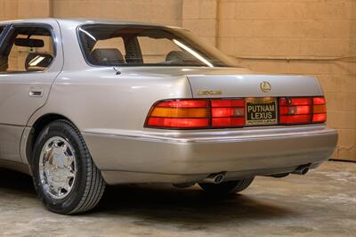 1994 Lexus LS 400   - Photo 9 - Van Nuys, CA 91402