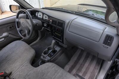 2001 Toyota Tacoma Prerunner   - Photo 41 - Van Nuys, CA 91402
