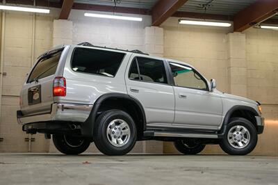 1998 Toyota 4Runner SR5 - Photo 15 - Van Nuys, CA 91402