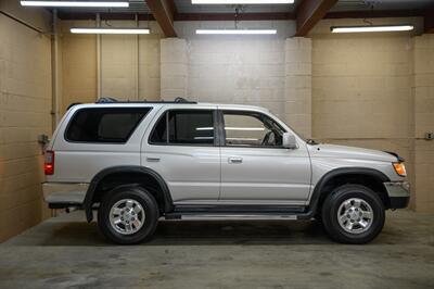 1998 Toyota 4Runner SR5 - Photo 11 - Van Nuys, CA 91402