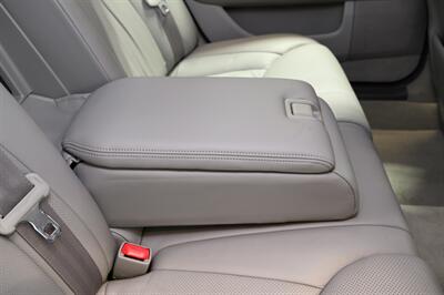 2005 Lexus LS 430   - Photo 47 - Van Nuys, CA 91402