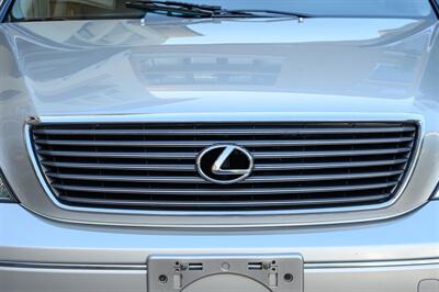 2002 Lexus LS 430   - Photo 9 - Van Nuys, CA 91402