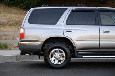 2002 Toyota 4Runner SR5   - Photo 25 - Van Nuys, CA 91402