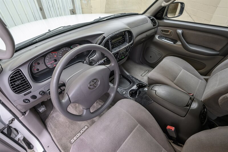 2003 Toyota Sequoia SR5 - Photo 53 - Van Nuys, CA 91402
