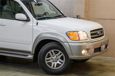 2003 Toyota Sequoia SR5 - Photo 2 - Van Nuys, CA 91402