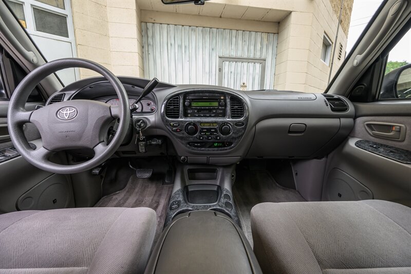 2003 Toyota Sequoia SR5 - Photo 41 - Van Nuys, CA 91402