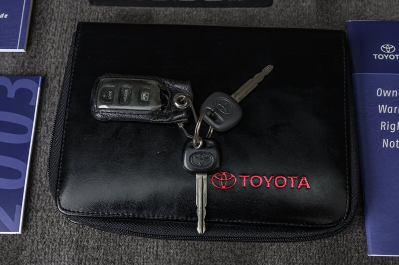 2003 Toyota Sequoia SR5 - Photo 35 - Van Nuys, CA 91402