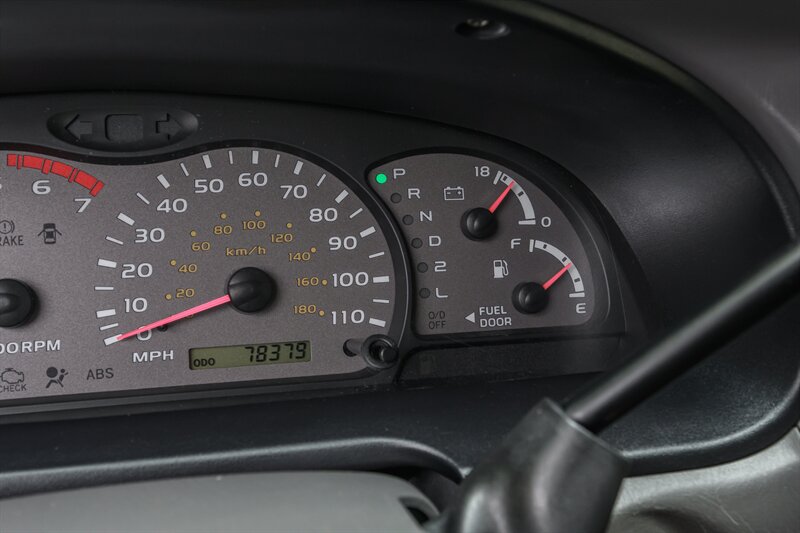2003 Toyota Sequoia SR5 - Photo 39 - Van Nuys, CA 91402