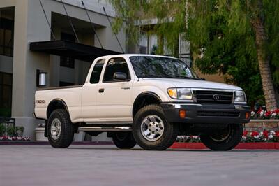 1999 Toyota Tacoma SR5 V6 5- Speed   - Photo 10 - Van Nuys, CA 91402