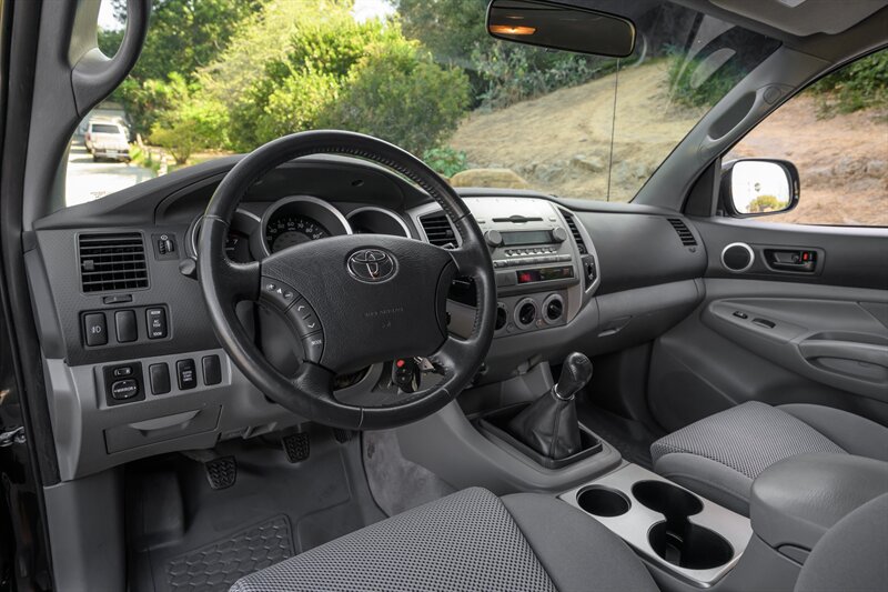 2005 Toyota Tacoma V6 - Photo 35 - Van Nuys, CA 91402