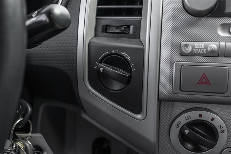 2005 Toyota Tacoma V6 - Photo 39 - Van Nuys, CA 91402
